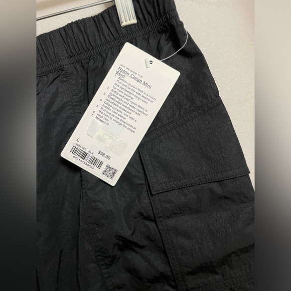 NWT Lululemon Nylon Cargo Mini Skirt in Black Pull & Tie The Side Seams Size L - Picture 8 of 11